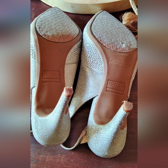 Jones New York Silver Crystal Slingback Heels - Picture 10 of 11